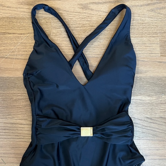 NEW Legance Lisa Plunge One-Piece Swimsuit Black Sz XS - Picture 4 of 10